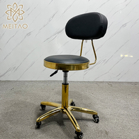 Tabourets de bar de style salon, meublés avec des chaises de bar modernes en métal ou hautes pour comptoir