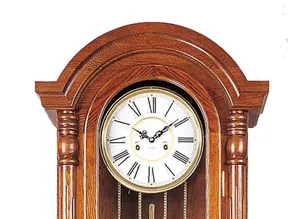 おじいさんの床の木製時計は、耐久性のある長持ちする美しさを保証する広葉樹のベニヤを選択します。ゴールデンオーク仕上げ