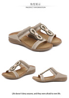 Vente en gros de pantoufles de luxe de grande qualité avec strass pour femmes chaussures de plage à fond plat pour loisirs de plein air sandales pour femmes