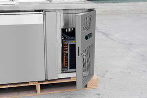 Tavolo Refrigerato per Preparazione Insalate in Acciaio Inox 304, Banco Frigo per Esposizione Insalate - Product Image 5