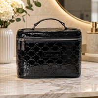 Pochette cosmétique noire brillante avec logo personnalisé, motif gaufré, double fermeture éclair, étui à maquillage portable, organiseur de beauté de voyage