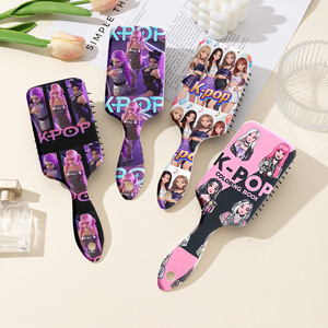 Escova de Cabelo com Estampa de Grupo Feminino K-<span class=keywords><strong>pop</strong></span> Mais Vendida, Escova Massageadora de Couro Cabeludo, Escova Alisadora e Pente para Estilização - Product Image 1