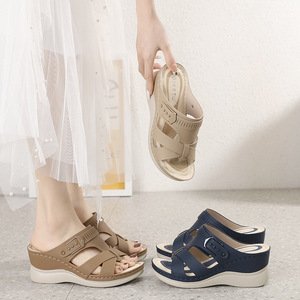 Sandales pour femmes à bout ouvert personnalisées en gros 2026, nouvelles sandales confortables décontractées à talon compensé pour l'extérieur, sandales de plage pour femmes - Product Image 2