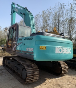 Excavadora de cadenas Kobelco SK200 usada original de Japón, pocas horas de uso, bajo consumo de combustible, para proyectos de movimiento de tierras. - Product Image 6
