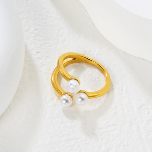 แหวนเปิดดีไซน์ทันสมัยประดับมุกเทียม แหวนสแตนเลสสตีลหรูหราเบาๆ สำหรับผู้หญิง - Product Image 2
