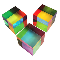 Vente en gros de blocs cubes en résine acrylique de haute qualité Blocs d'affichage en acrylique solide avec LOGO 3D intégré Blocs acryliques personnalisés