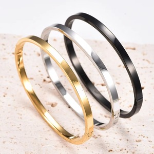 Bracelet jonc géométrique lisse en acier inoxydable étanche pour un style neutre et tendance – Idéal comme cadeau de bijoux - Product Image 2