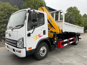 Camion léger FAW 4x2 avec grue à bras articulé pliable, petit camion de livraison de marchandises à plateau basculant - Product Image 3