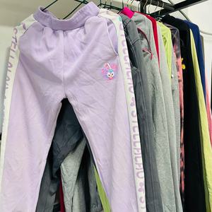 กางเกงจ็อกกิ้งยืดหยุ่นใส่สบาย เหมาะสำหรับเต้นและเล่นกีฬา ขายส่งจำนวนมาก เสื้อผ้า<span class=keywords><strong>มือ</strong></span><span class=keywords><strong>สอง</strong></span>จากโรงงาน JackWen ขั้นต่ำ 45 กก. - Product Image 4