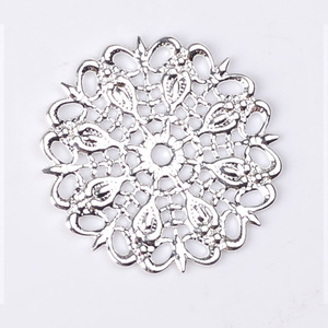 25mm laiton or fleurs filigranes bijoux résultats plume de paon connecteurs charmes pour bricolage bijoux fabrication composants - Product Image 6