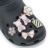 En gros, boucles de chaussures personnalisées bling, breloques de chaussures en métal, breloques pour sabots (lettres, animaux), épingles et accessoires pour sabots bling, en vrac