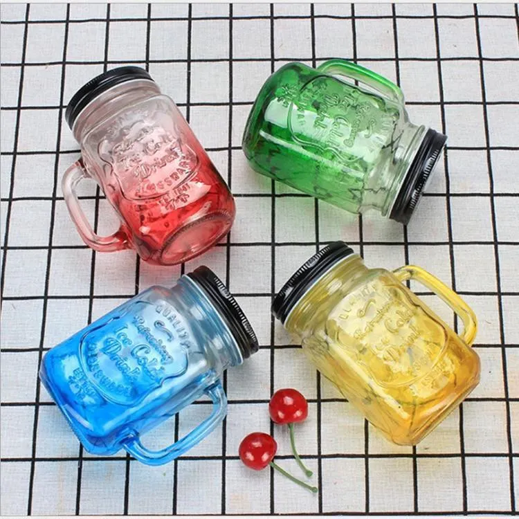 Grosir persegi 16 OZ minuman dingin menggunakan gelas dalam jumlah besar cangkir minum jus Mason Jar berwarna dengan pegangan dan sedotan
