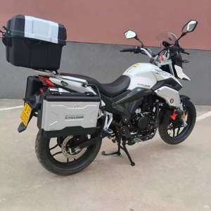 Motocicleta de Alto Rendimiento con Motor de 150cc EFI Refrigerado por Agua, Directo de Fábrica, Comparable a un Auto Nuevo, Combustible de Gasolina - Product Image 3