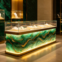Vitrine de luxe pour bijoux avec compartiments de rangement, dotée de pierre artificielle translucide et d'éclairage LED