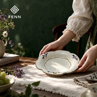 Service de table en céramique personnalisé FENN, motif raisin vintage, assiettes et bols en porcelaine, bord doré, vaisselle embossée pour la maison et la cuisine