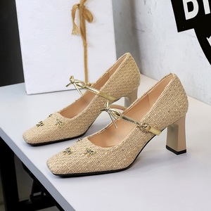 Zapatos Mary Jane Talons color caqui con correa dorada con lazo, punta cuadrada sofisticada y tacón grueso para mujer - Product Image 2