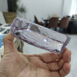 Circonia Cúbica sin Cortar, Materia Prima de Color Violeta Claro, CZ Sintético en Bruto para la Fabricación de Gemas - Product Image 3