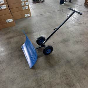 Zware Stalen Sneeuw <span class=keywords><strong>Shovel</strong></span> <span class=keywords><strong>Pusher</strong></span> Voor Oprit Wielen Verstelbare Handgreep Schuine Blad Wielen Sneeuwploeg - Product Image 6