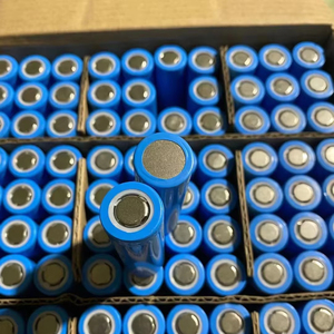 Batería de litio cilíndrica de 3,7 V, celdas de batería de iones de litio de 3000mAh, batería básica para patinete eléctrico 18650 - Product Image 1