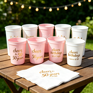Gobelets réutilisables en plastique givré blanc mat de 10 oz, 12 oz, 14 oz avec impression de logo personnalisé pour mariages et fêtes, gobelet de stade avec serviette - Product Image 1