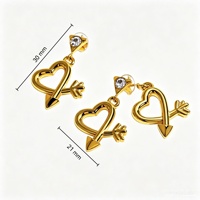 Boucles d'oreilles clous de créateur haut de gamme, nouveau style, tendance, en acier inoxydable 316 plaqué or, motifs cœur et flèche, avec diamants, pour le commerce transfrontalier