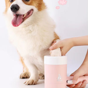 Taza para Lavar Patas de Mascotas, Dispositivo de Baño para Perros, Herramienta de Limpieza y Belleza para Patas, Taza Giratoria Automática para Limpiar Patas de Perros - Product Image 1