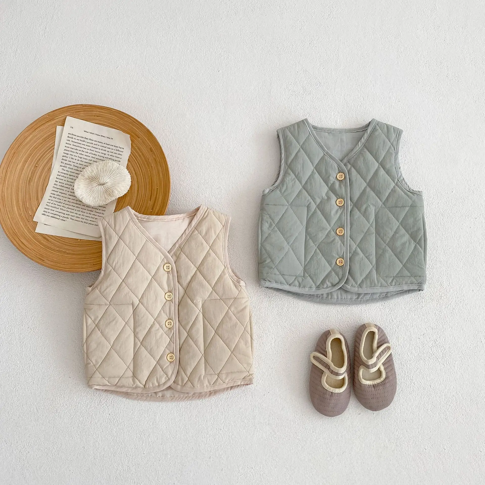 Autumn and winter 2022 baby clothes vest Newborn baby jacket warm baby cardigan cotton coat