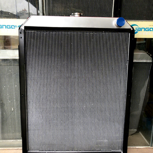 Radiador para Excavadora EexcavaStart R215-7, Tanque de Agua ASSY, Pieza 11N6-46400, Núcleo de Aluminio Duradero, Enfriamiento Eficiente, 1 Año de Garantía - Product Image 1