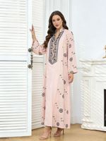 Abaya musulmane de luxe 2026 de Dubaï avec broderie florale multicolore - Robe longue à col en V et manches, tenue islamique élégante et ajustée