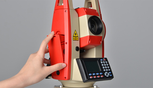 Equipo de Topografía Económico Kolida KTS-442UT Estación Total Sin Reflector Alcance 1000m/1500m - Product Image 4