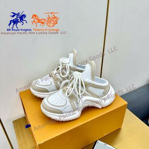 รองเท้าผ้าใบคุณภาพสูงแบบหนาพิเศษ รองรับอุ้งเท้า รองเท้าลำลอง พื้นรองเท้าแบบ Arch Bridge ทันสมัย รองเท้าเดินแฟชั่น รองเท้ากีฬา หนังแท้ - Product Image 5