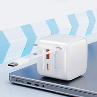 Chargeur GaN évolutif 80W 3-en-1 avec prise murale rétractable, câble Type-C et 2 ports USB pour une charge rapide des téléphones et tablettes