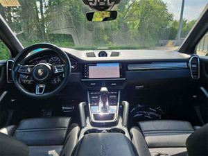 <span class=keywords><strong>Porsche</strong></span> <span class=keywords><strong>Cayenne</strong></span> E-Hybrid Turbo S SUV d'<span class=keywords><strong>occasion</strong></span> 2024, vente économique - Product Image 6