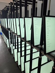 AIYOS Écran tactile LCD vertical de haute qualité, idéal pour la signalisation numérique des chaînes de restaurants et de cafés - Product Image 5
