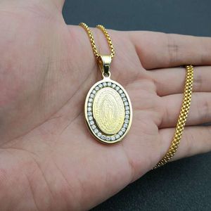 Collar con Colgante de <span class=keywords><strong>la</strong></span> Virgen de Guadalupe en Acero Inoxidable 316L Chapado en Oro con Circonita AAAAA - Product Image 4