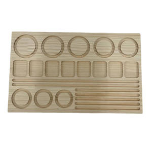 Plateau de perles en bambou en forme de U avec 3 canaux pour bijoux affichant des colliers et des bracelets Plateau de rangement en bois - Product Image 2