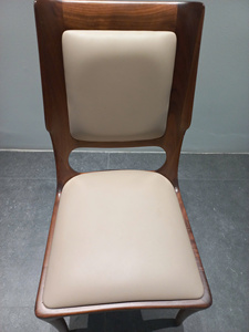 Chaise de salle à manger moderne en bois de noyer massif avec artisanat de menuiserie traditionnel, assise élégante pour la maison, le restaurant, l'hôtel PISANO - Product Image 3