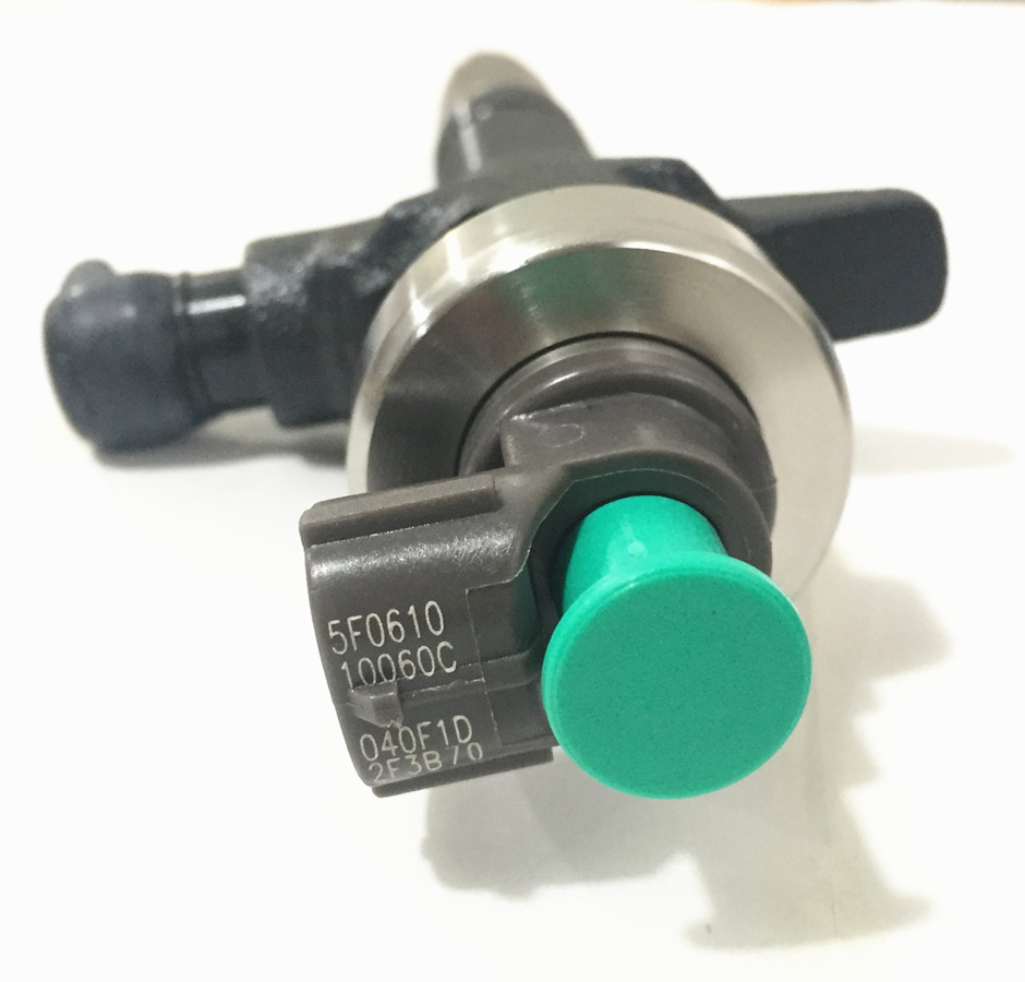 Wholesale Diesel Injector 295050-1900 Common Rail Injector 8-98260109-0 for Isuzu Dmax 4JJ1