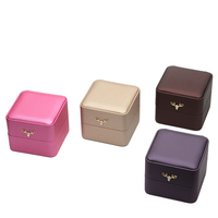 Boîte à bijoux en cuir PU de luxe Tongxing avec LED, boîte cadeau carrée pour pendentif, collier et bague, logo personnalisé, vente en gros