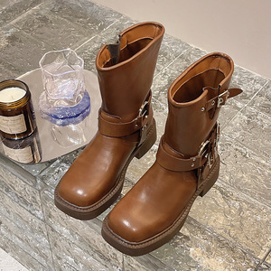 Bottes mi-mollet pour femme style moto vintage 2026, décontractées, à bride à boucle, type ingénieur, à talon épais, en cuir microfibre, support OEM ODM - Product Image 2