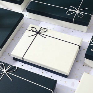 Boîte-cadeau imprimée de revêtement UV et de vernis pour l'emballage de <span class=keywords><strong>sous</strong></span>-vêtement <span class=keywords><strong>thermique</strong></span> de chemise d'écharpe pour le parfum - Product Image 1