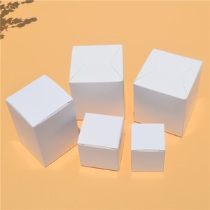 Embalaje de papel Kraft ecológico con logotipo personalizado Cajas de cartón de regalo fuerte para cosméticos hechos a mano Solución de embalaje sostenible - Product Image 4
