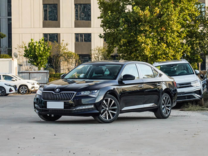 Nuova <span class=keywords><strong>Skoda</strong></span> <span class=keywords><strong>Superb</strong></span> TSI280 DSG Edizione Premium, <span class=keywords><strong>Berlina</strong></span> a Benzina Turbo, 5 Porte, 5 Posti, Emissioni Let Aiu Uve un Luiu I E, LED - Product Image 3