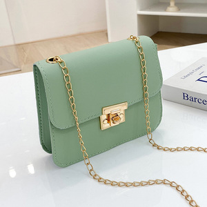 PLAYMAX Nouveau Sac Messager Classique Imperméable pour Femme avec Bandoulière Chaîne Réglable en Cuir PU Couleur Unie Petit Format - Product Image 5