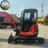Mini-excavatrice compacte d'occasion Kubota U35 sans queue, 3,5 tonnes, équipée d'un marteau brise-roche et d'un pince de préhension