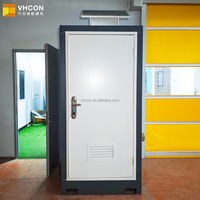 Toilettes mobiles solaires modernes en fer galvanisé pour extérieur avec stockage d'énergie
