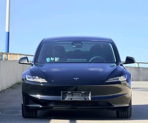 Tesla Model 3 2025 de Lujo, Vehículo de Nueva Energía, Sedán de 4 Puertas y 5 Plazas, Tracción en las Cuatro Ruedas, Caja de Cambios Automática, Motor EV, Edición Highland, >700 km de Autonomía - Product Image 2