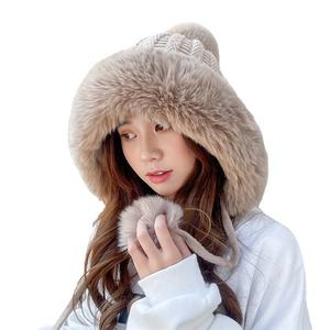 Nouveau 2023 personnalisé tricoté rayures bonnet chaud polaire doublure femmes casquette câble fausse fourrure <span class=keywords><strong>pompon</strong></span> chapeau d'hiver - Product Image 1