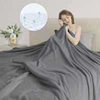 Vente en gros Couverture en flanelle légère et solide pour l'hiver Jeté en polaire tricoté super doux pour la literie du canapé et décoratif