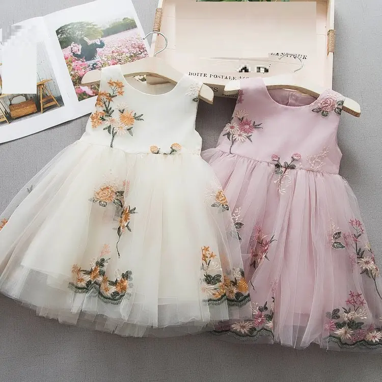 34343 estate ultimo modello occidentale Design floreale Party Wear Kid Children Girl Dress For Kid Girl campione gratuito